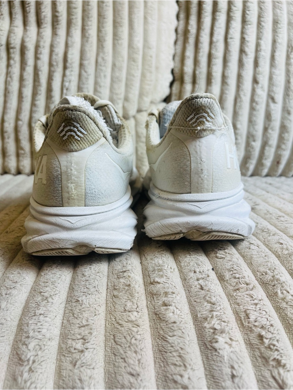 HOKA One One Clifton 9 Women’s Running Shoes White Mesh Lightweight - Picture 3 of 8